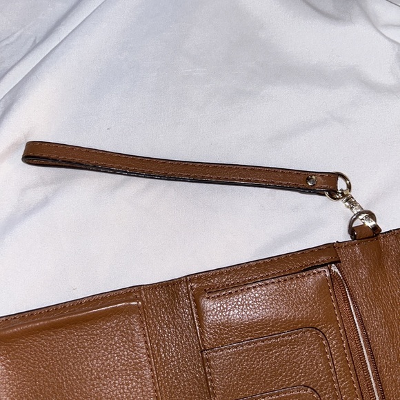 Michael Koran authentic beige wristlet - Picture 8 of 8